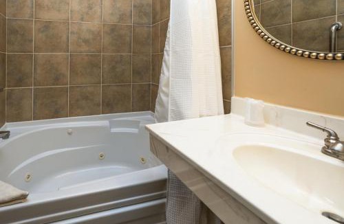 Michigan City Hotel | Bridge Inn