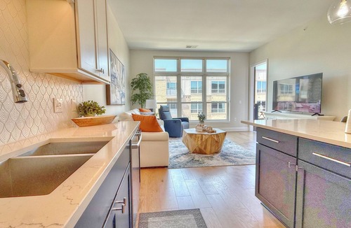 Dublin Condo | Bridge Park ~ Dublin 1BR/1BA Wonderfully Decorated