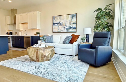 Dublin Condo | Bridge Park ~ Dublin 1BR/1BA Wonderfully Decorated