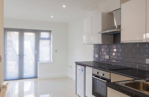 Southampton House | Bridge Road - Room 1