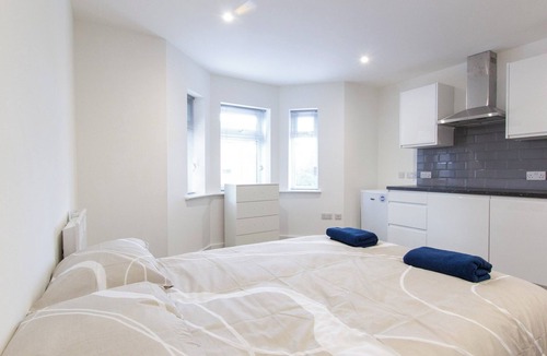 Southampton House | Bridge Road - Room 1b