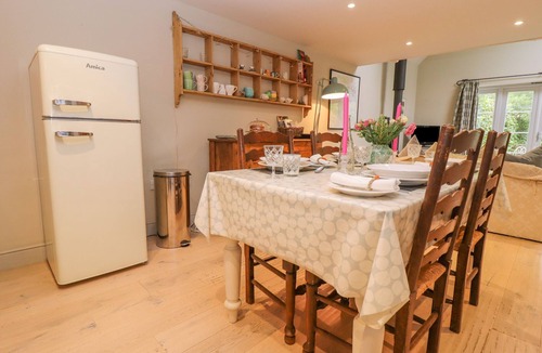 Bishopstone Cottage | BRIDGE STUDIO, pet friendly, with open fire in Broad Chalke