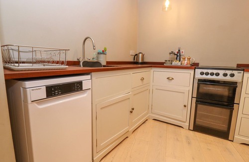 Bishopstone Cottage | BRIDGE STUDIO, pet friendly, with open fire in Broad Chalke