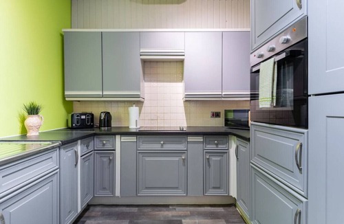 Glenisla Apartment | Bridge View Apartment