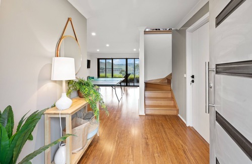 Bonnie Doon House | Bridge Water Views - Waterfront