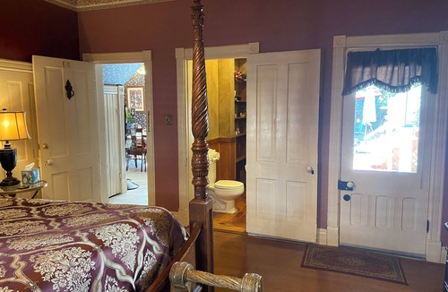 Eureka Springs Historic District Bed & Breakfast | Bridgeford House Bed and Breakfast