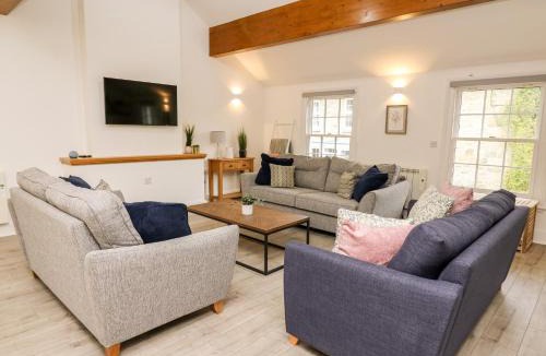 Howey House | Bridgend Cottages