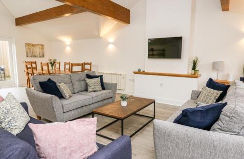 Howey House | Bridgend Cottages