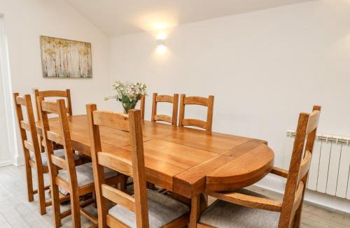 Howey House | Bridgend Cottages