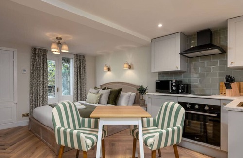 Dunblane Condo | Bridgend Studio - Near Free Parking