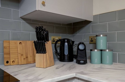 Dunblane Condo | Bridgend Studio - Near Free Parking