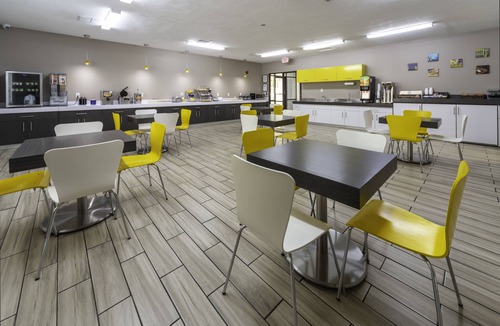 Council Bluffs Hotel | BridgePointe Inn & Suites