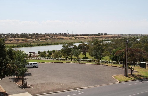 Murray Bridge Hotel | Bridgeport Hotel