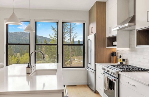 Bozeman Ski Chalet | Bridger Bowl - Crosscut Hideaway!