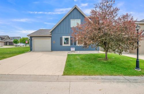 Arnolds Park Villa | Bridges Bay Vacation Cabin 126