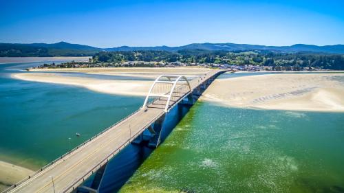Waldport House | Bridgeview Escape