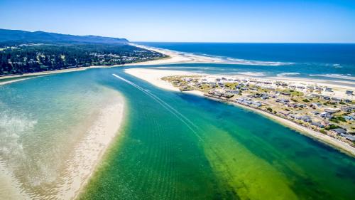 Waldport House | Bridgeview Escape