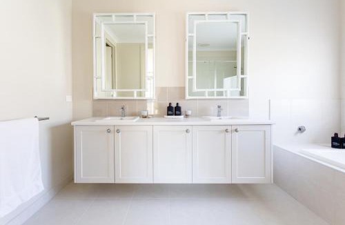 Bright Villa | Bridgewater