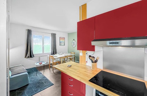 Merville-Franceville-Plage Apartment | Bright apartment - near the beach