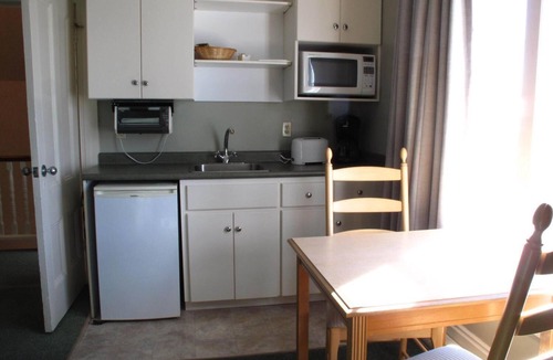 Lunenburg Hotel | Brigantine Inn & Suites