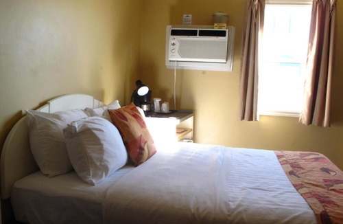 Lunenburg Hotel | Brigantine Inn & Suites