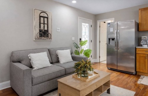 Grant Hill Apartment | Briggs | Pool/Spa | Downtown | Freeways | Beaches