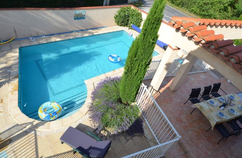 Saint-Genis Villa | Bright villa, swimming pool, large private garden.