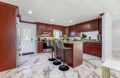 Commerce Township House | Bright, Beautiful 4BR/2BA Commerce Twp Getaway!
