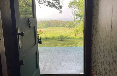 Blue Mounds House | Brigham Farmhouse- Driftless Wisconsin Gem