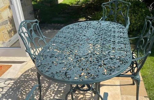 Brighouse Apartment | Brighouse Studio - Pet Friendly! - Free Parking