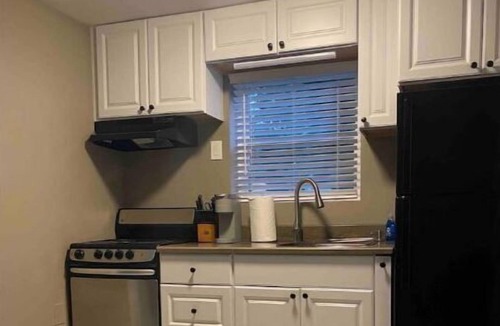 Smithtown Apartment | Bright 1-Bdrm Studio Apt on Quiet Tree-Lined St.