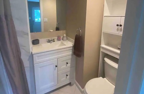 Smithtown Apartment | Bright 1-Bdrm Studio Apt on Quiet Tree-Lined St.