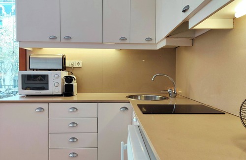 Gothic Quarter Apartment | Bright 1-Bed Apartment on La Rambla, Barcelona. RJ