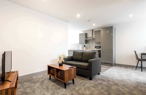 Yeadon Apartment | Bright 1 Bed Apartment in Yeadon