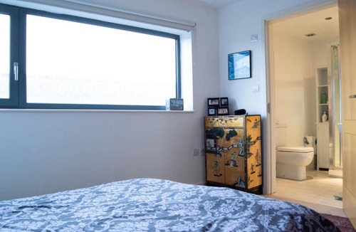 South Bermondsey Apartment | Bright 1 Bed Flat in Bermondsey