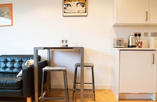 South Bermondsey Apartment | Bright 1 Bed Flat in Bermondsey