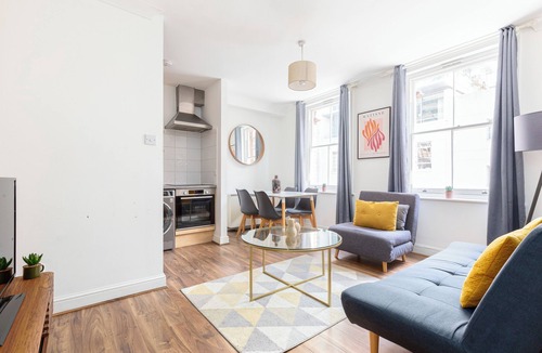 Spitalfields Apartment | Bright 1 Bed Flat on Vibrant Brick Lane