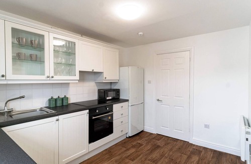 Whitehaven Apartment | Bright 1 Bed Harbour-side Apartment with Balcony