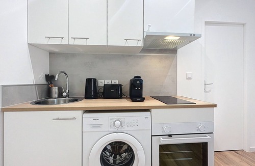 Cuxac-dʼAude Apartment | Bright 1-bedroom apartment