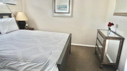 Lower Avenues House | Bright 1 bedroom Near U of U, Hospitals, Downtown