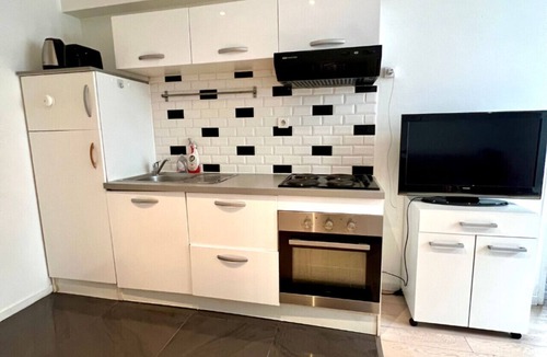 Hopital Saint-Louis Apartment | Bright 1 Bedroom near République Paris 10th