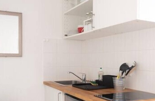 Saint-Louis Apartment | Bright 14m² Located Near Paris