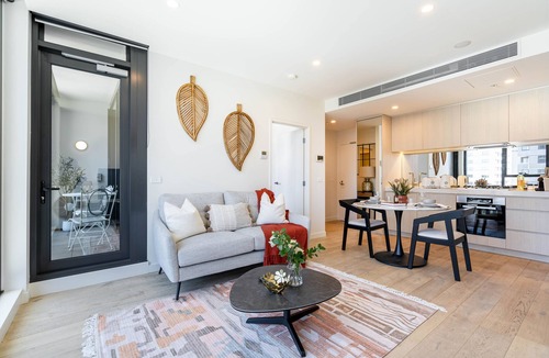 West Melbourne Apartment | Bright 1B West Melbourne apt w free parking #2