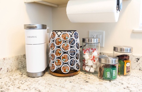 North Central Apartment | Bright 1Bd/1Ba w/Free Parking, Full Kitchen, Fast WiFi