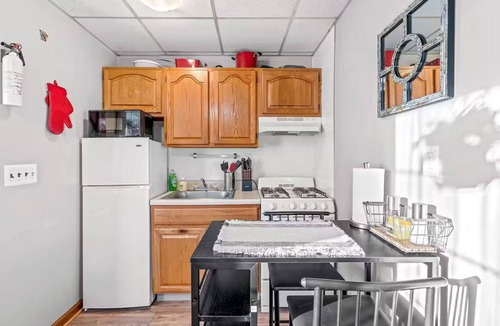 Swarthmore Apartment | Bright 1BR Central Location Parking Near College