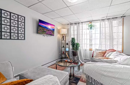 Swarthmore Apartment | Bright 1BR Central Location Parking Near College
