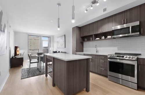 Crystal City Apartment | Bright 1BR | Ideal for Business | Balcony Apartment | Crystal City Arlington | by GLS
