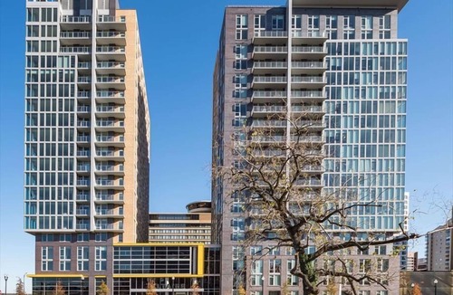 Crystal City Apartment | Bright 1BR | Ideal for Business | Balcony Apartment | Crystal City Arlington | by GLS