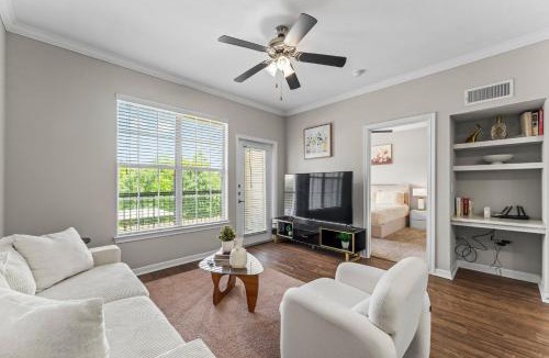 Egypt Apartment | Bright 1BR in Magnolia Near Woodlands Waterway