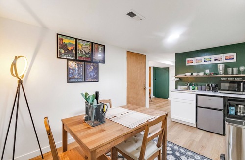 Ravenna House | Bright 1BR Near UW & Local Parks
